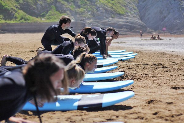 gorka yarritu surf eskola sopelana clases de surf con todo incluido1